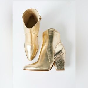 🆕 Champagne Gold Western Booties in Blazing Metallic